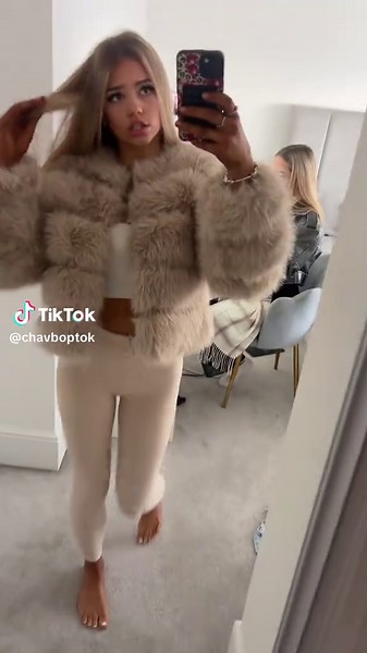 Chav Fashion Trends: A Look at Leggings Style