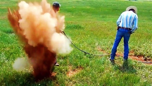 不可思议的空气炮灭鼠，引燃洞内甲烷，一炮下去连窝端掉