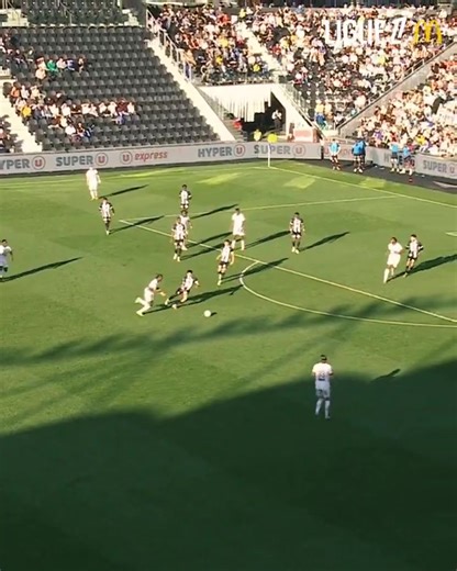 [Nos Québécois à l’étranger] Premier but en Ligue 1 McDonald's pour Ismaël Koné avec Stade Rennais F.C.! Entré en jeu à la 63e, il n’a eu besoin que de 7 minutes pour marquer d’une frappe magistrale en pleine lucarne. 🔥 Bravo Ismaël! 👏 🎥: Ligue 1 | Soccer Québec