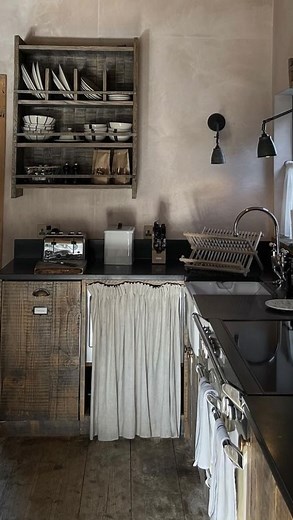 Elie | bella bot who? . . . Paris fashion, Parisian girl, Bella hadid, Bella hadid style, Bella hadid édit, Bella hadid streetstyle, Bella... | Instagram