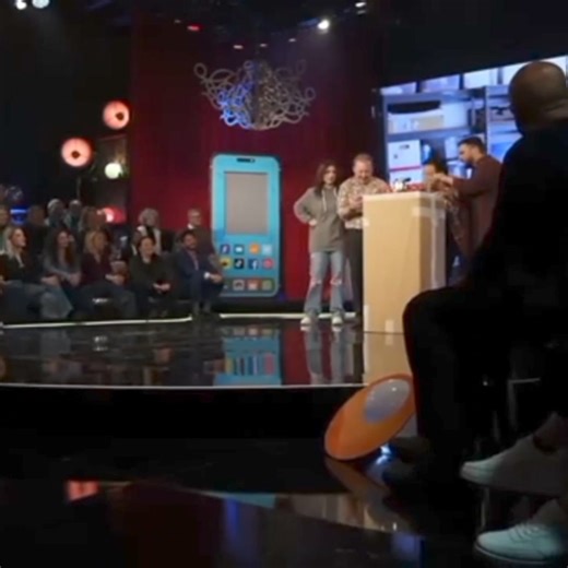 65K views · 662 reactions | Tutorial 藍藍藍 #antoniodausilio #divertimento #umorismo #napolicomica #tutorial #politicamentecorretto #televisione #sketch | Antonio D'Ausilio | Facebook