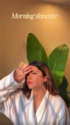 Lakmē Skin on Instagram: "@janhvisofficial is ready to transform her skin the gentle way ✨ The Lakmē Peach Milk Crème Moisturizer with Pro-Ceramides + Peptides helps repair skin damage, strengthens the skin barrier, and leaves her with that soft, filter-like glow — no stress, no heaviness 💛 LAKMĒ [Skin Barrier, Moisturizer, Lakmē, Peach Milk, Pro-Ceramides, Peptides, Repaired Skin Barrier, Sensitive Skin, Winter, OG Love] #LakmeIndia #LakmeSkin #Moisturiser #LakmePeachMilk #SkinBarrier #ReLaunc