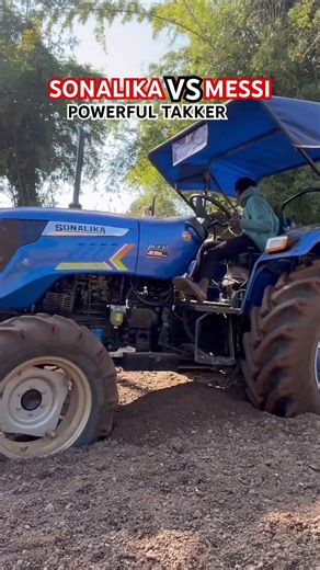 Sonslika vs messi Tractor Power #jcbvideo #trendingshorts #jcb3dxbackhoeloader