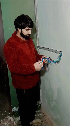 Aamir Maqbool Dar on Instagram: "#electricwork #wiring #wardrobe #fbreelsvideo #followersreels #likecommentsharefollowsupport #trendingreel #instareels #followme #instagramreels #share #Plublic #treding"