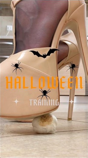 Goth Doll vs. Garlic! High Heels Crushing Food! Oddly Satisfying ASMR