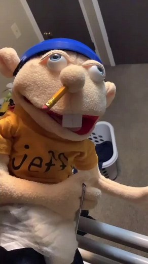 2 seconds 😮 #jeffy #puppet #song #comedy #sml #policepuppet #fyp