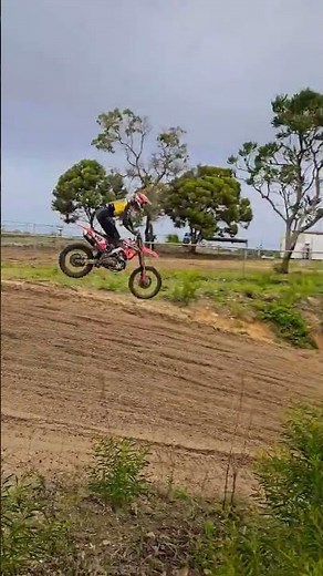 King of the Sand 🇦🇺 AJS Wanneroo Motocross Racing - huge quarry jumps #motocross #motorcycle