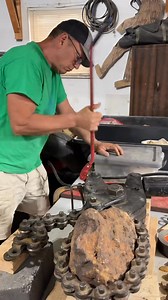 124K views · 1.8K reactions | #breakingarock #rock #geology #geologyrocks | RockHunter Mark | Facebook