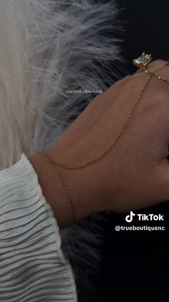 Obsessed with these hand chains✨🤩 #alcojewelry #waterreistantjewelry #handchain #jewelry #fallfashion #boutique #weddingtiktok