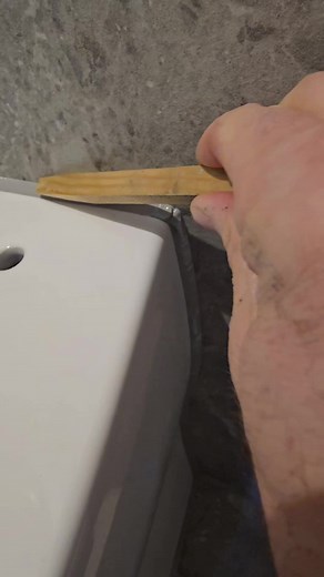 Tooling Silicone Sealant for a Perfect Finish