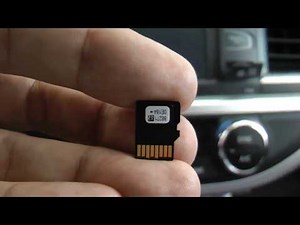 Comment réinitialiser le système multimédia et le navigateur de la Toyota Highlander ?