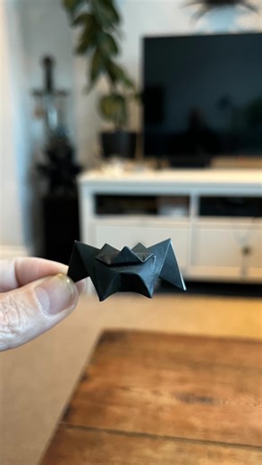 Brendan Plumb on Instagram: "Phat Bat Tutorial! Diagram to follow at some point… #phat #bat #tutorial #foldymcfoldface"