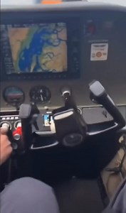 Terrifying near miss! A Cessna flies right over and in front of another Cessna aircraft, dangerously close to the runway Video: Respective Owner #AviatorsMaldives | www.aviatorsmaldives.com Telegram Channel: https://t.me/Aviators_Maldives | Aviators Maldives