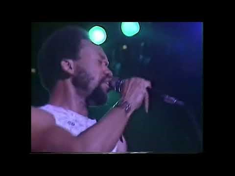 Earth Wind & Fire - LIVE Sing A Song - At The Budokan 1979