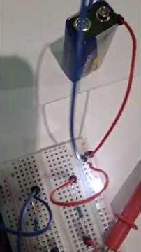 Montaje de cuatro circuitos eléctricos en Protoboard ￼