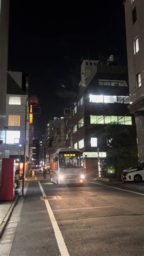 Night Bus and Tokyo Tower — Quiet Street on Dec 4, 2025夜のバスと東京タワー 静かな路地（2025/12/4） #tokyo #東京散歩