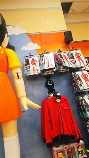 playing red green light with the red light green light doll