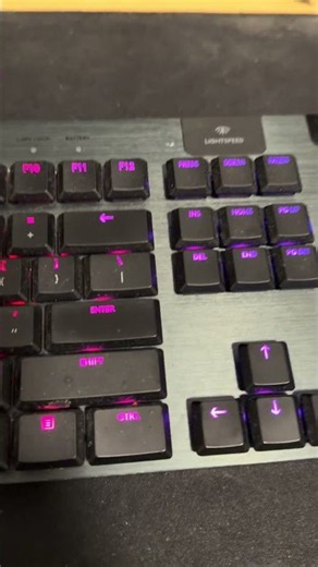 In Hand Review of Logitech G915 TKL Tenkeyless Lightspeed Wireless RGB Mechanical Gaming Keyboard