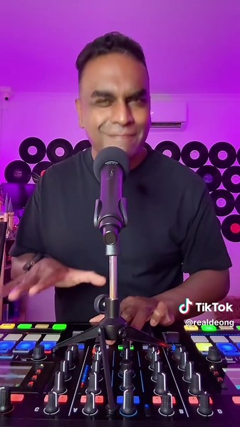 Explore Essential Deep House Tracks for Your Playlist