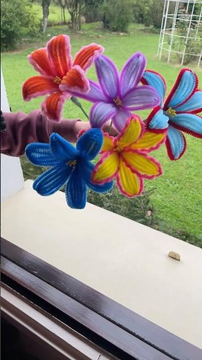 Petit bouquet 💐 de fleur en fils de fer chenille !! 🤗😊