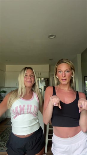 bestie boo😇😇😇💖💖💖#blonde #girls #bff #tanline | bestie tiktoks
