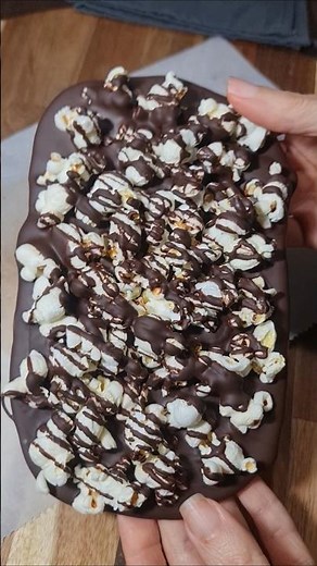 3-Ingredient Easy Snack! Popcorn Chocolate Bark🍿🍫