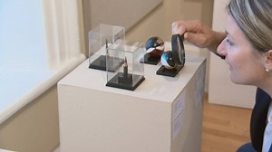 1.8K views · 16 reactions | Le Centre d'exposition Louise-Carrier du Vieux-Lévis accueille l’Internationale d’art miniature. La loupe est de mise, mais pas obligatoire. Les détails ➡ rc.ca/R6ZR8z | ICI Québec | Facebook