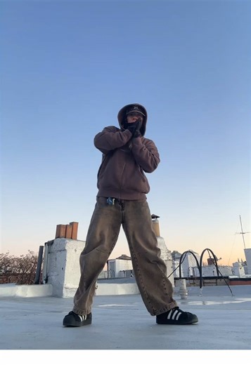 NYの空と共に踊るダンス MV