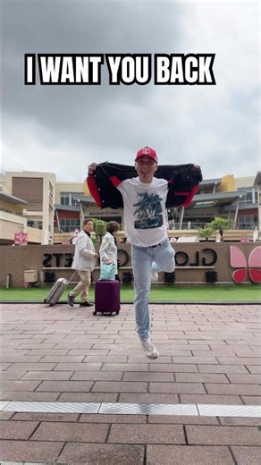 I WANT YOU BACK! This Trend Too Hot 🔥 Gloria Outlet, Taoyuan city, Taiwan! #subscribe #like #shorts