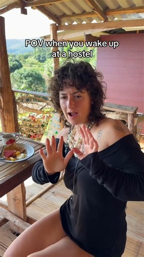 Solo Female Traveller First Morning in Hostel 👀
