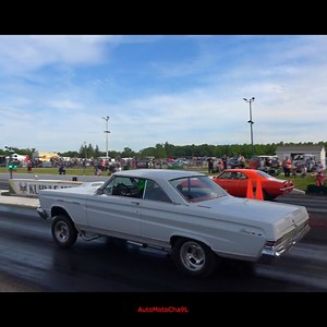 148K views · 3.1K reactions | 1965 Comet vs Camaro - Classic Muscle Showdown #caliente #comet  | Automotocha9l | Facebook