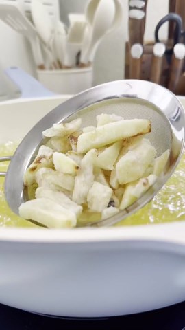 GreenLife Nonstick 12” (5QT) All in One Deep Skillet Wok with Lid, PFAS-Free Non-Toxic Ceramic Multi-Purpose Pan, Induction, All Stovetop, Egg, Stir Fry, Saute, Stay Cool Handle, Graphite