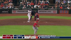 Joyce poncha a Álvarez 