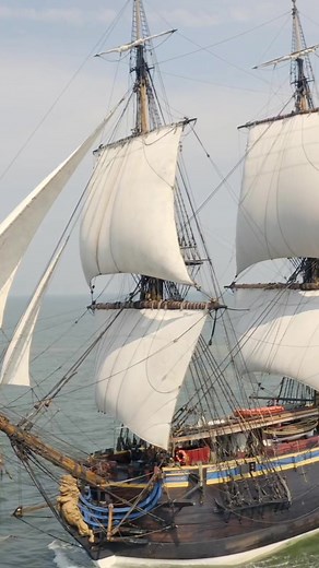 We toured the BIGGEST Ocean Going WOODEN sailing Ship of the world 😝 Full tour on YouTube 💥@Gotheborg_of_Sweden #sailinglife #sailing #sailingtheworld #sailingboat