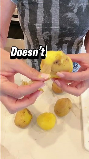 How to peel potatoes easily, boiled potato peeling trick, easy kitchen tip, cooking tips, meal prep
