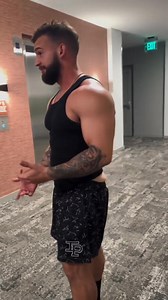 You misunderstood bro 😏 | Gay men