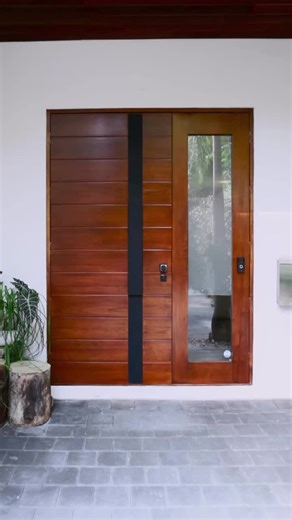 ✨ Tropical Modern Oasis in South Grove ✨ Step inside this stunning retreat where soaring ceilings, walls of glass, and seamless indoor-outdoor living create the ultimate Miami lifestyle. ☀️🌴 Natural light floods the open layout, showcasing serene pool and garden views. 🍽️ European-style kitchen with quartz countertops, central island & premium appliances 🛏️ 4 spacious bedrooms with en-suite baths versatile upstairs den (perfect 5th bedroom) 🛁 Luxurious primary suite with spa-inspired bath & 