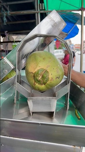 Easy and fast Coconut cutting machine - fruit cutting in Thailand