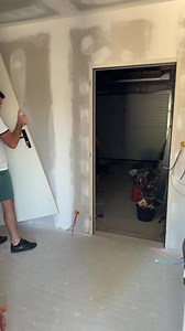 Le menuisier oublie de remettre la porte !!???? ???????????? | The Jcomedy