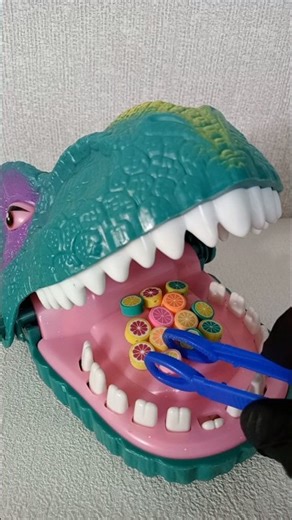 ASMR DINOSAUR 🦖 BITING #asmr #satisfying #trending