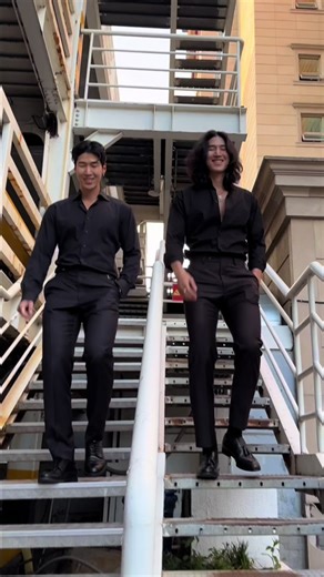 Stylish Korean Twins Model | Fashionable Modeling Duo