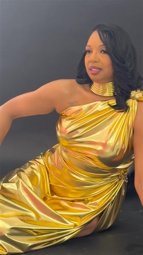 👑 Calling All Los Angeles Birthday Queens 👑 Ever feel like birthdays come and go so fast… You celebrate everyone else — but rarely make it about YOU? Whether you’re marking a milestone, honoring a new beginning, or simply reclaiming your story… This is your time to shine. Imagine stepping into a stunning, fine art birthday shoot inspired by African Futurism… Where bold couture, rich heritage, and your story collide in one unforgettable experience. 🎭 A fully styled, one-of-a-kind birthday tran