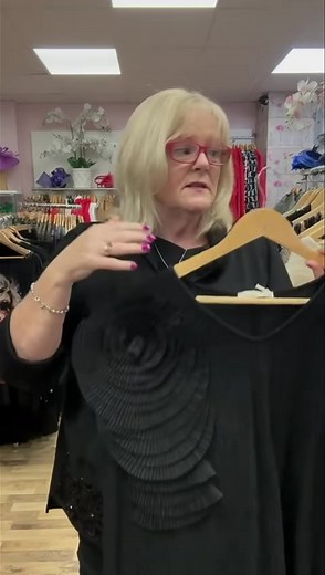 4.5K views · 57 reactions | A little bit of sparkle from Mairead this evening! Contact us on 0906476819. | The Forgotten Lady Plus Size Boutique | Facebook