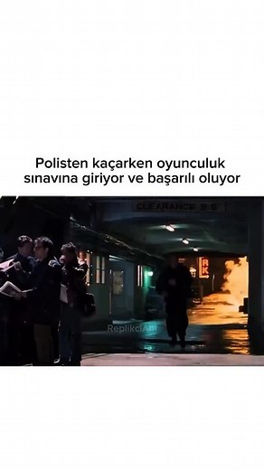 49K views · 2.7K reactions | Film İsmi ; Kiss Kiss Bang Bang Film Konusu ; Harry’nin asıl işi hırsızlıktır. Ancak hesapta olmayan olaylar aracılığı ile bir anda kendisini oyunculukla ilgili bir elemelerde bulur. Rol dedektifliktir. Sonra başarılı olmaya aklına koyar ve ciddi bir biçimde oyunculuk öğrenmeye başlar. | Replikci Abi | Facebook