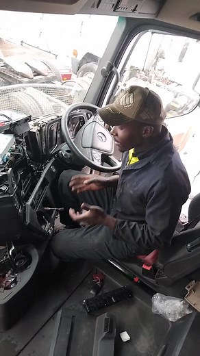 1K views · 21 reactions | Mercedes Benz Actros MP5... Problem :Handbrake not releasing(no signal on hand brake switch.) Solution:..video Birito Diagnostics | Honourable Tonny Sibbs | Facebook