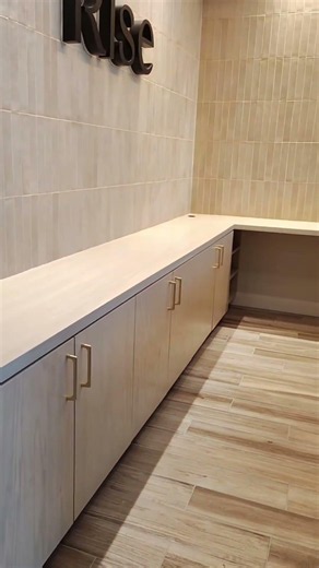 Dardon's Custom Woodworks - Custom Curve Reception Desk