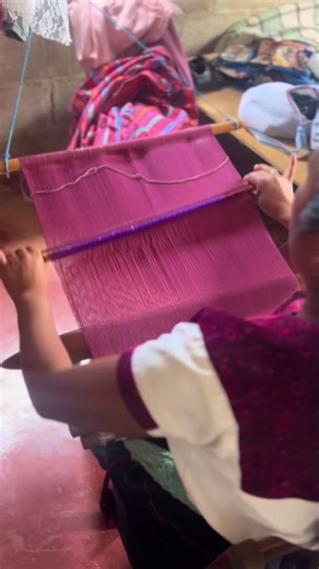 Backstrap loom weaving is an beautiful and traditional art form. Did you know it dates as far back as 2500 BC?! Watch as this artisan outside of San Cristobal de Las Casas weaves this textile🫶🏽 #mayaartisan #handmade #handwoven #backstraploom #madeinmexico #artisanmade #handcrafted #traditonalart #textileweaving