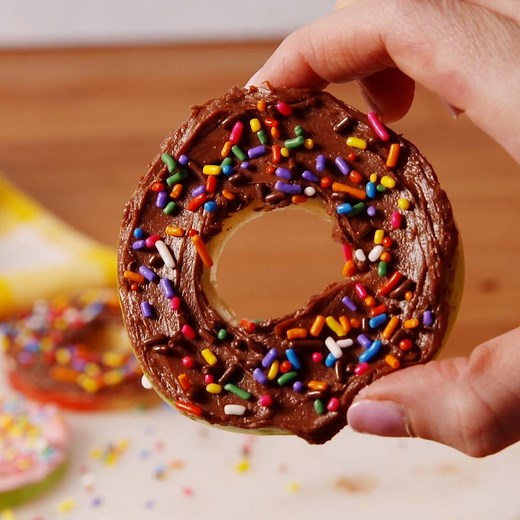 Donut Apples are the sweetest low-carb dessert hack. Full recipe: http://dlsh.it/zAk1hNn | Delish