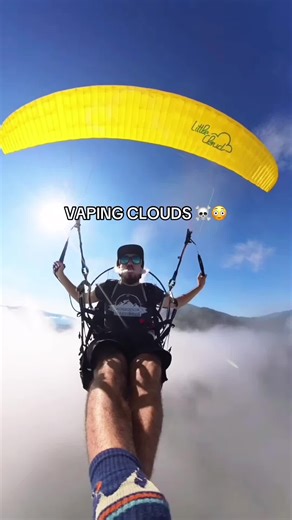 Vaping clouds dangerous??? 😳☠️ #clouds #cloudsurfing #vape #vaping #paragliding