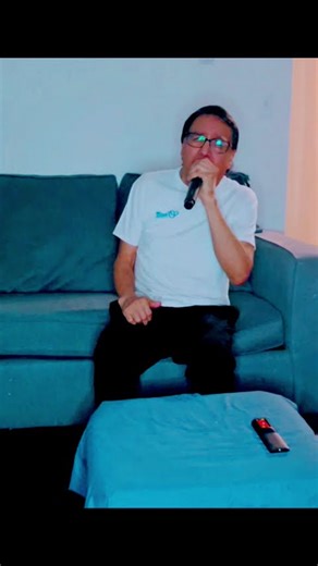 #Poor poor pitiful me #Warren Zevon #karaoke cover by Gary Thomas.